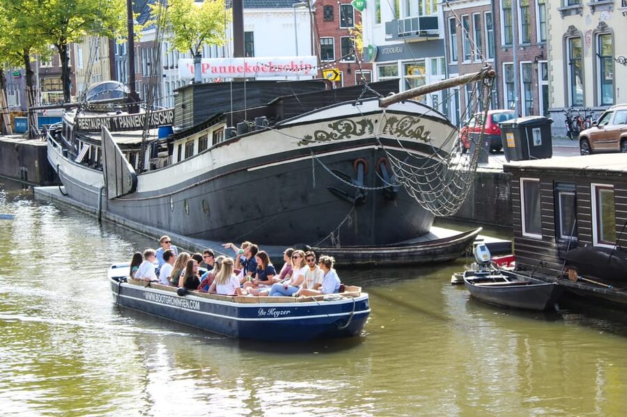 Groningen: Open Boat City Canal Cruise - Noorderhaven and the Prinsenhof