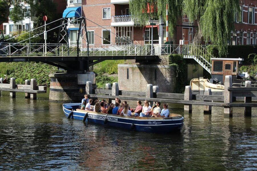 Groningen: Open Boat City Canal Cruise - The guides make the difference