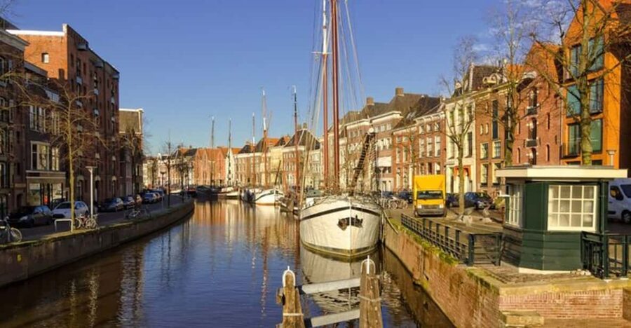 Groningen: Private custom tour with a local guide - A private introduction to Groningen