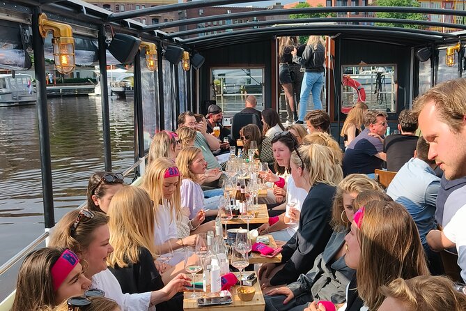 Groningen: Terrace Boat Experience with a Cozy Bar: 1 hour - Passing Groningen Central Station