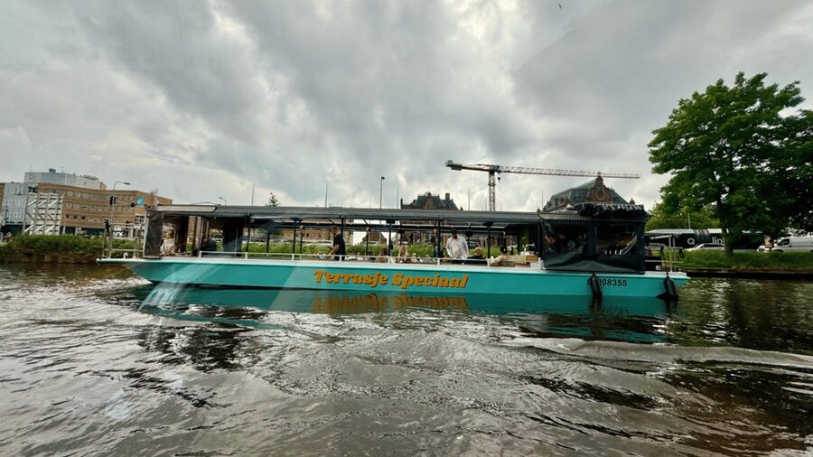 Groningen: Terrace Boat Experience with a Cozy Bar - Winter trips need sensible expectations