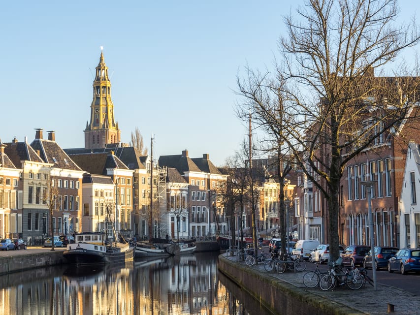 Groningen: Walking Tour with Local Guide - From regents to students, a city with several identities