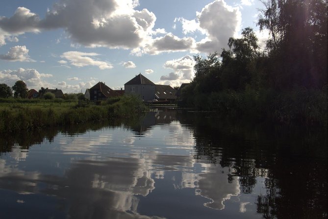 Guided Canoe Adventure with Picnic Lunch in Waterland from Amsterdam - A picnic on an island halfway through