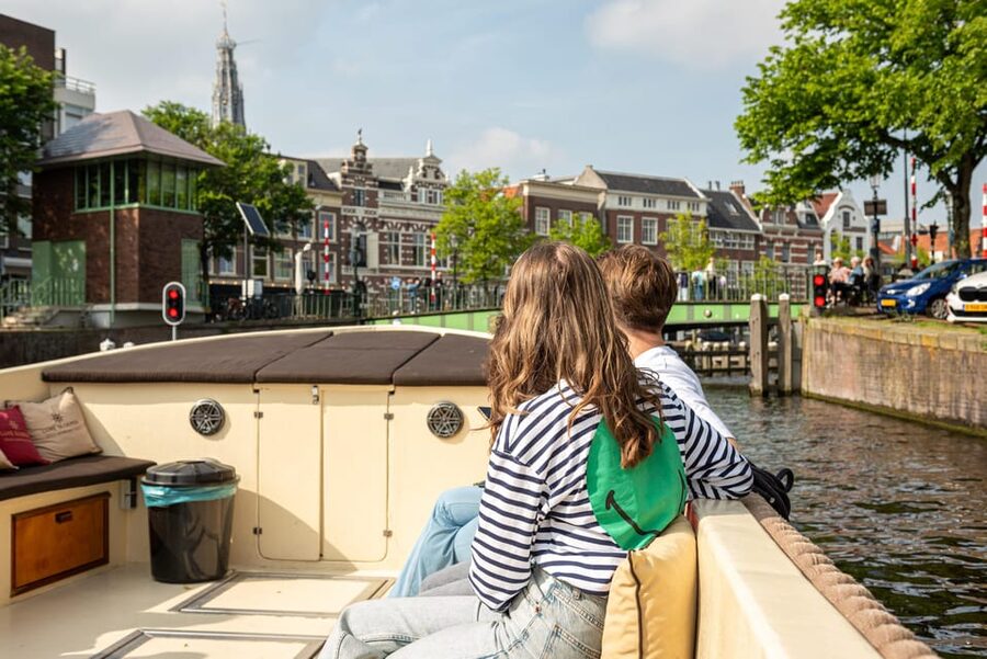 Haarlem: De Adriaan Windmill Tour + Open Canal Cruise - Donkere Spaarne and Catharijnebrug