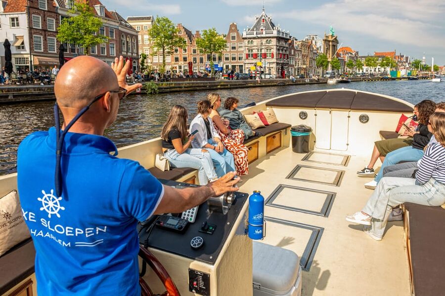 Haarlem: Guided Highlights Canal Cruise on Open Boat - Why Haarlem looks better from a low open boat