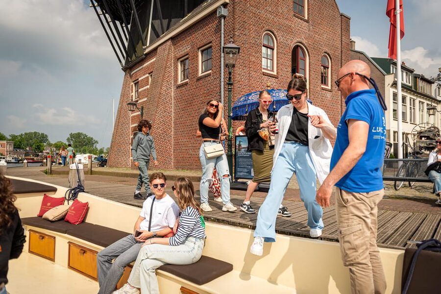 Haarlem: Guided Highlights Canal Cruise on Open Boat - From the Waag to Nieuwe Gracht
