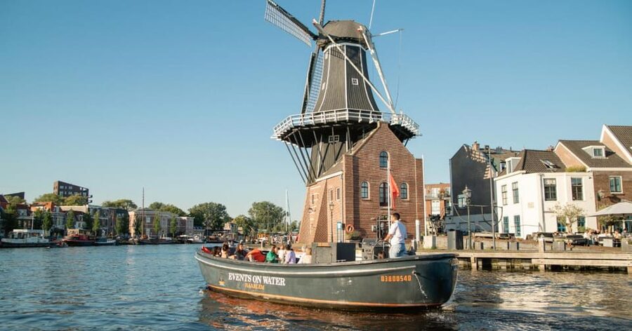 Haarlem Private Canal Tour with Bites and Unlimited Drinks - Why Haarlem looks better from the water