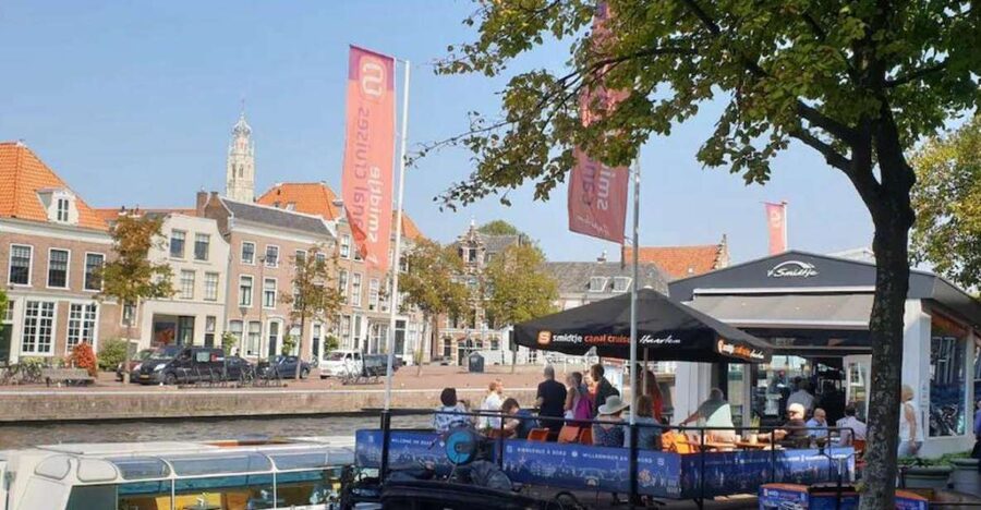 Haarlem: Sightseeing Canal Cruise through the City Center - Finding Smidtje Canal Cruises beside Teylers Museum