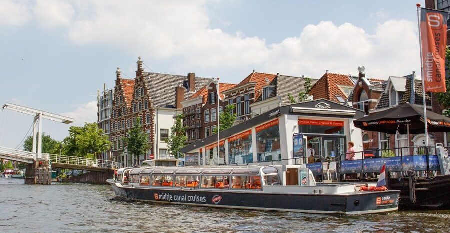 Haarlem: Sightseeing Canal Cruise through the City Center - Nieuwe Gracht and Haarlem’s quieter waterways