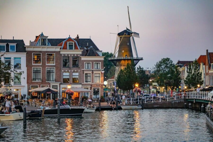 Historical Leiden: Private Walking Tour with a Local Guide - Starting at Beestenmarkt