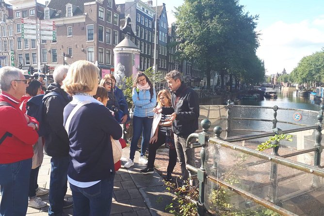 Historical tour of Amsterdam with Italian guide - Amsterdam’s story begins along Damrak and Singel
