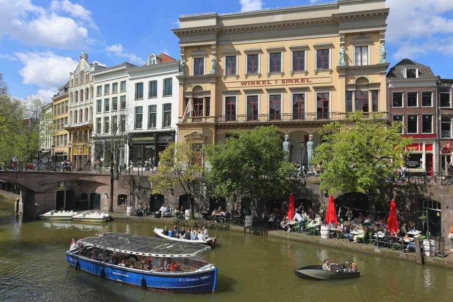 Historical Utrecht: Private Walking Tour with a Local Guide - A university city with young energy