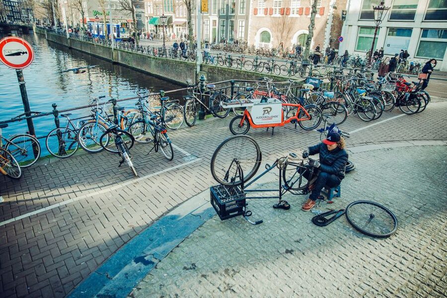 Humans of Amsterdam - Small group cultural walking tour - Meeting two Amsterdam locals