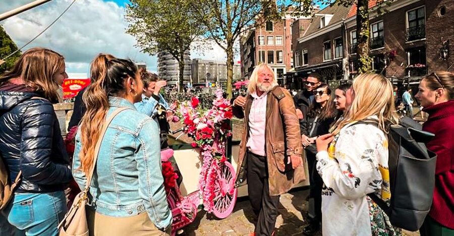 Humans of Amsterdam - Small group cultural walking tour - Canal Belt and De Jordaan with a local point of view
