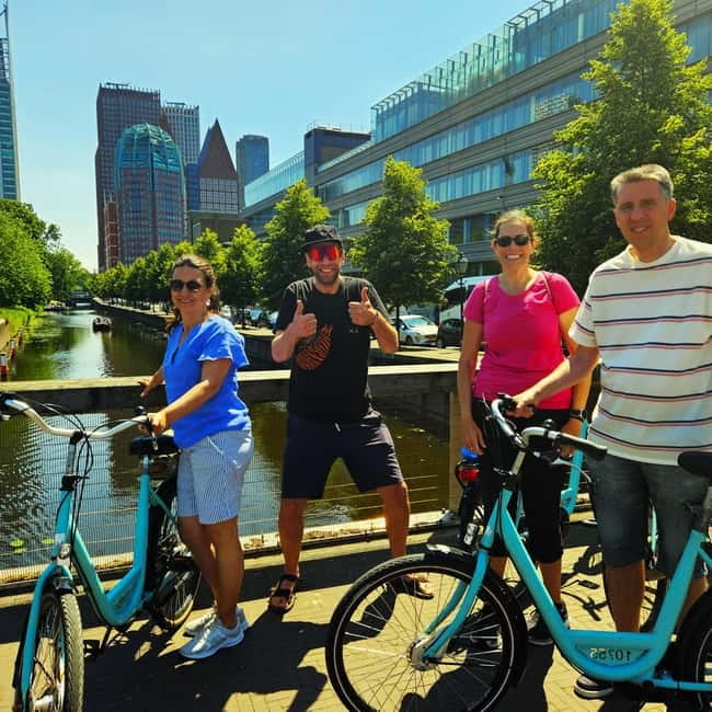 Interactive Safe 2,5hr Bike tour with Entertaining Guide - Key points to know before you book