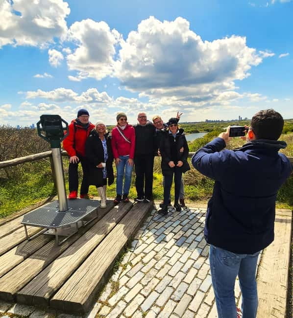 Interactive Safe 2,5hr Bike tour with Entertaining Guide - Riding toward Scheveningen and the North Sea