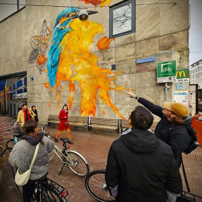 Interactive Safe 2,5hr Bike tour with Entertaining Guide - Price, timing, and what you receive