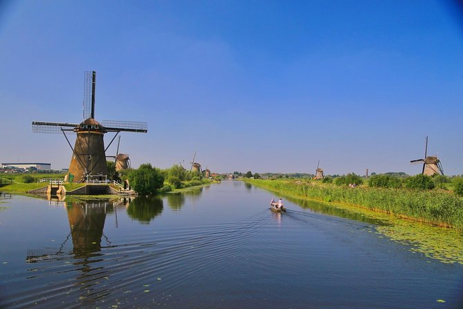 Kinderdijk private tour WINDMILLS in luxury Jaguar S Type - Why Kinderdijk is worth half a day