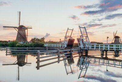 Kinderdijk, The Hague, Mauritshuis Private Tour from Amsterdam
