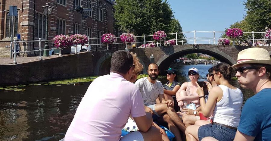 Leiden: Electric Boat Rental - Why Leiden is better seen from the water