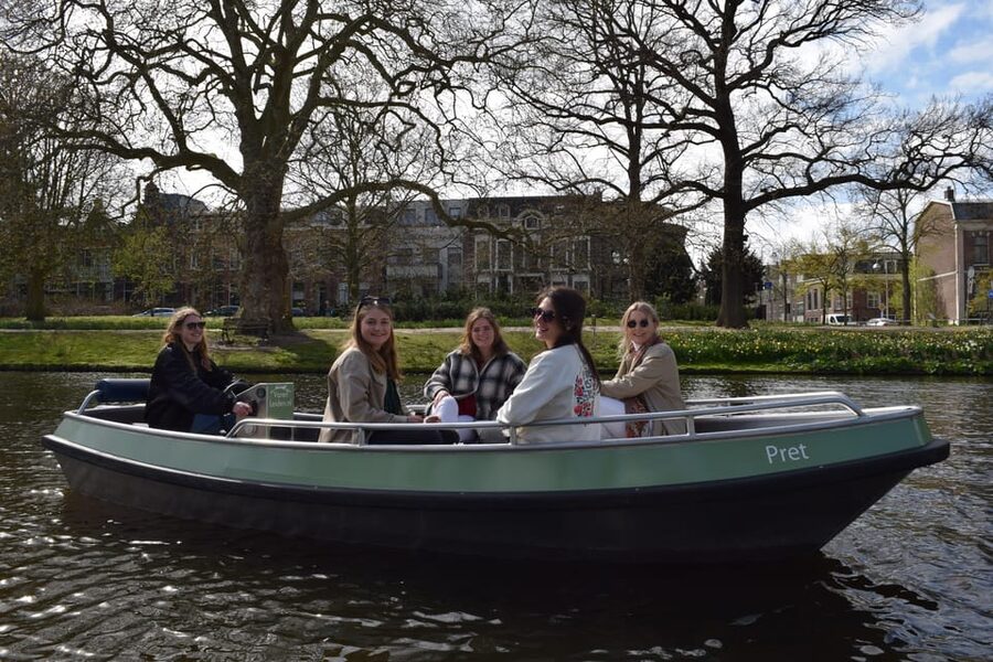 Leiden: Electric Boat Rental - Who gets the best value from $112