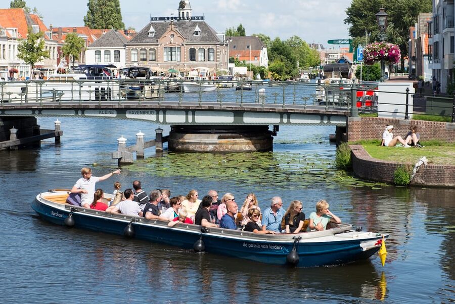 Leiden: Guided City Canal Cruise - Is $15 a fair price?