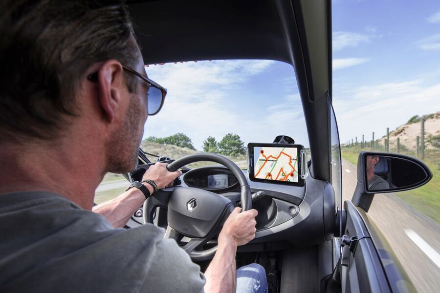 Lisse: Drive-it-Yourself History and Castle Audio Tour - Key points to know before booking