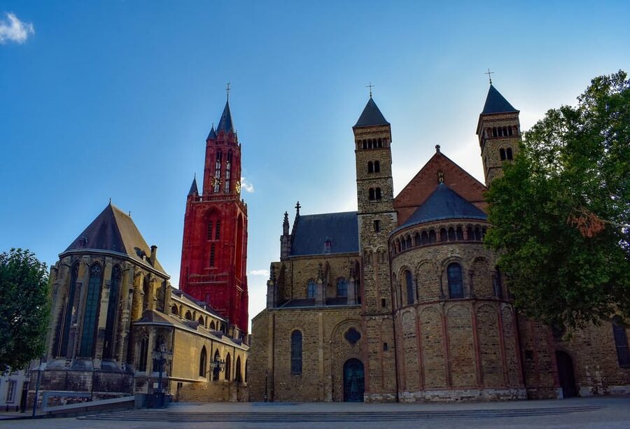 Maastricht: Day trip from Amsterdam with 3 country point - Five hours to see Maastricht at your own pace
