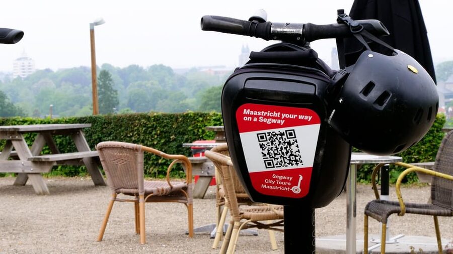 Maastricht: Segway City Tours - Along the Maas, where the ride opens up