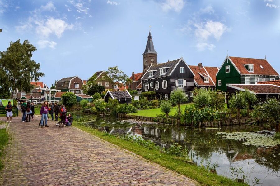 Marken, Volendam and Edam: Private Full-Day Tour - Volendam: fishing traditions, shops, and cheese