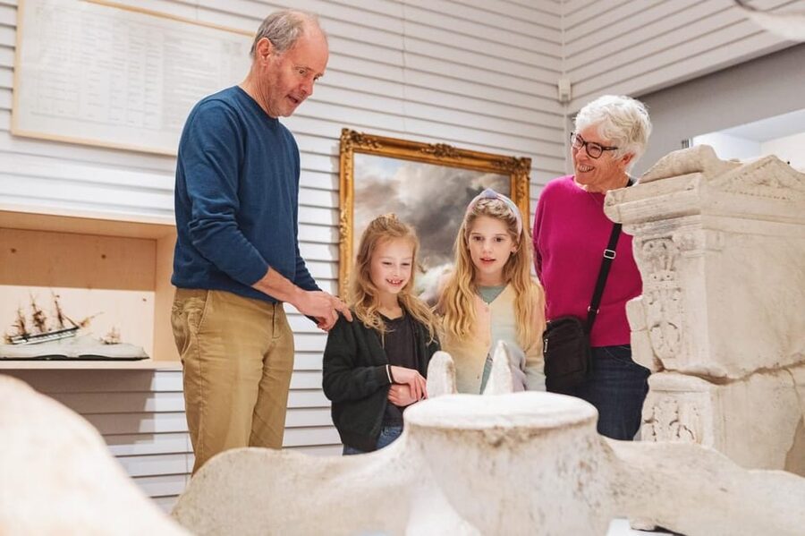 Middelburg: Zeeuws Museum Entry Ticket - Regional costume and jewellery deserve extra time