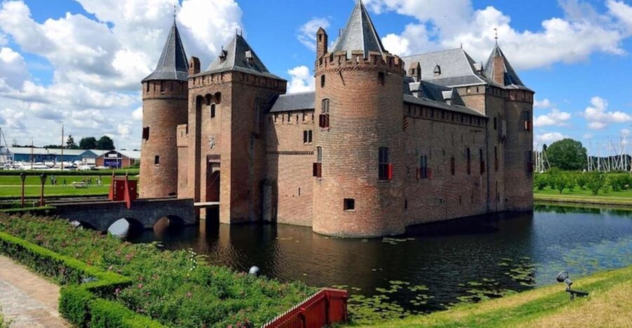 Muiden: Entry Ticket to Muiderslot Castle - Why Muiderslot feels different from an ordinary museum