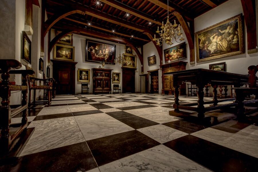 Muiden: Entry Ticket to Muiderslot Castle - Who should book Muiderslot?