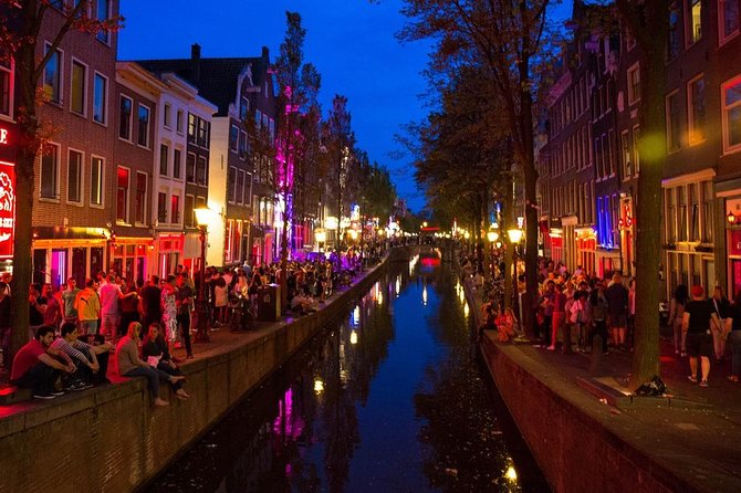 MUST DO: Amsterdam's Red Light District tour with a local - The smallest house and the trading city