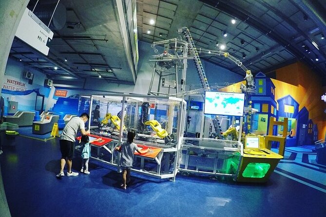 Nemo Science Museum Admission - The giant chain reaction at the center of the fun