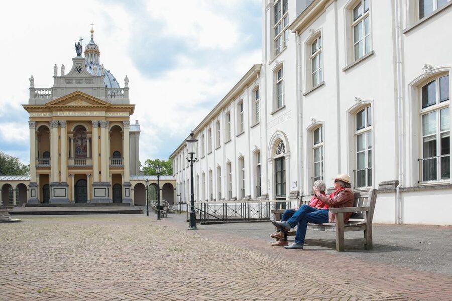 Oudenbosch: Guided City Walk - Oudenbosch Train Station and the town’s opening chapter
