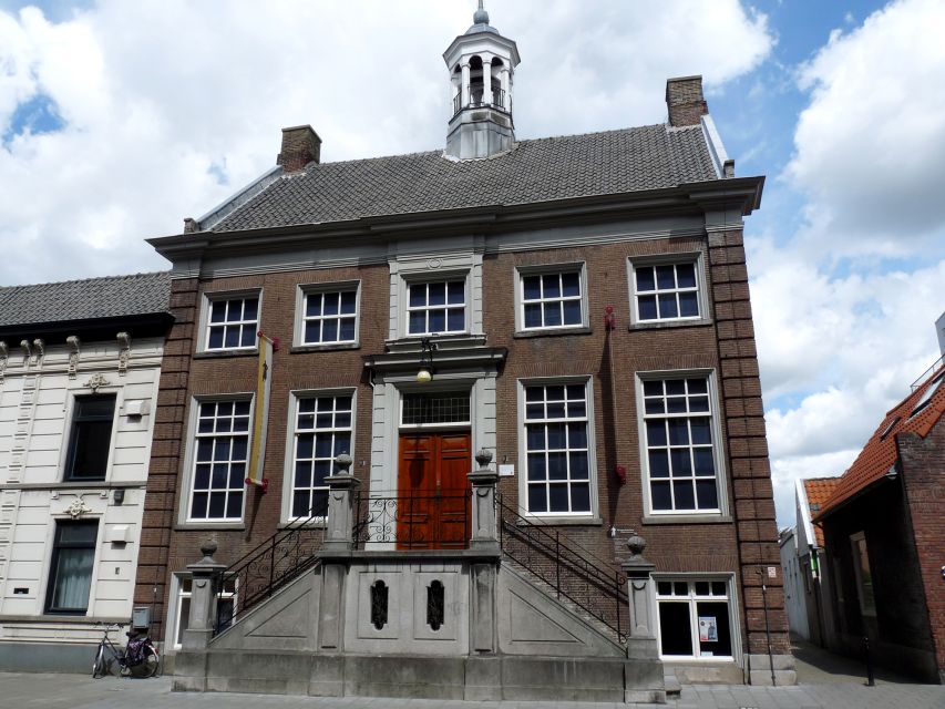 Oudenbosch: Guided City Walk - Tivoli Observatory and the Apollo connection