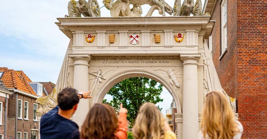 Outside Escape Amsterdam with your friend(s) and have fun! - From Jodenbreestraat toward Dam Square