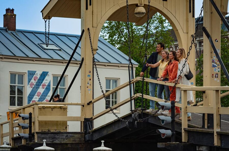 Outside Escape Amsterdam with your friend(s) and have fun! - Puzzle levels that suit different groups