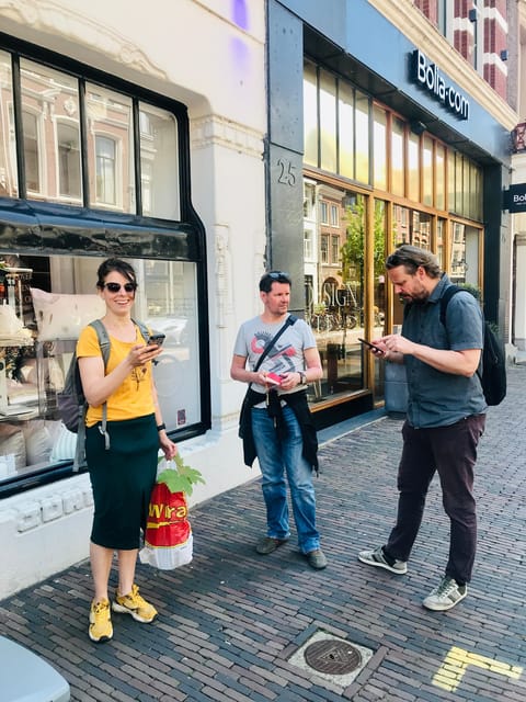 Outside Escape Amsterdam with your friend(s) and have fun! - Who will enjoy this Amsterdam game
