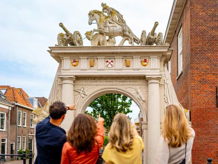 Outside Escape Amsterdam with your friend(s) and have fun! - How the stolen painting shapes the route