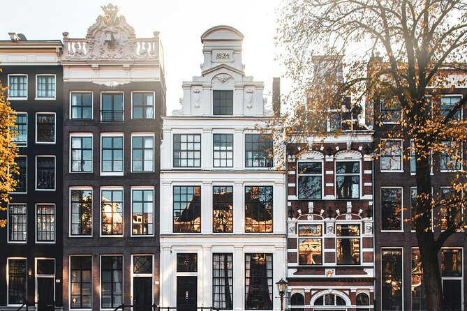 Personalized Hidden Gems of Amsterdam Private Tour with a Local - A private start in Amsterdam’s oldest streets