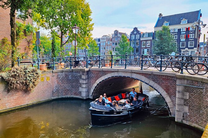 Private 90 Minute Amsterdam Canal Belt Exploration Cruise - Key points to know before you book