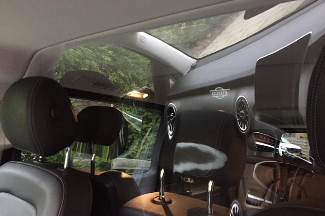 Private Amsterdam Departure Transfer to AMS Schiphol Airport - Who should book this transfer?