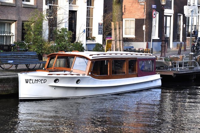 Private Champagne Canal Cruise in Amsterdam - The UNESCO canal rings and the seven bridges