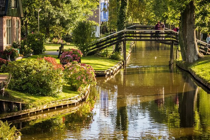 Private Day Trip from Amsterdam to Giethoorn including boat tour - The private drive from Amsterdam