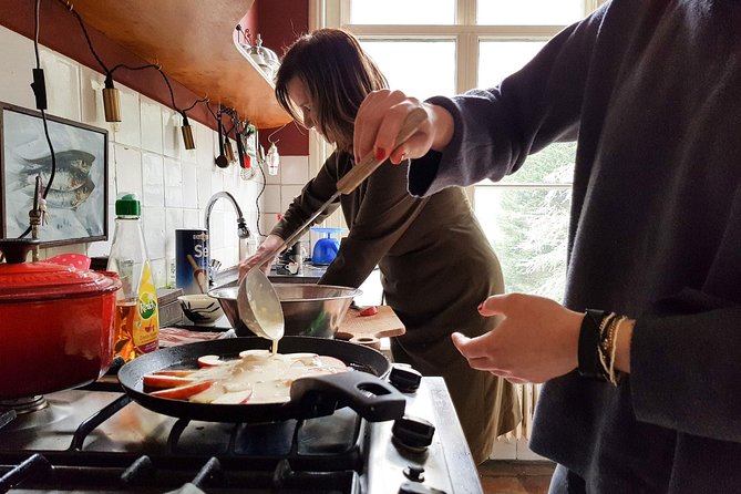 Private Dutch Pancake Cooking Class in an Amsterdam Canal Home - Conversation with Fusina beyond the recipe
