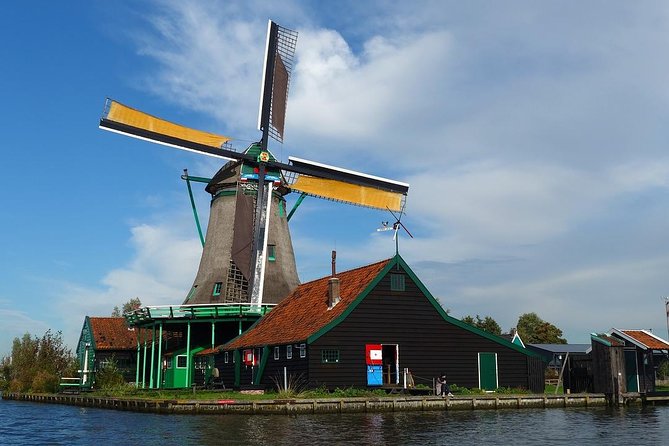 Private Giethoorn & Zaanse Schans Windmills Sightseeing Tour from Amsterdam - Is $451.54 per person good value?