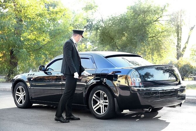 Private One way Transfer Amsterdam Airport to Amsterdam - Why a private car can be worth the $100.07 price