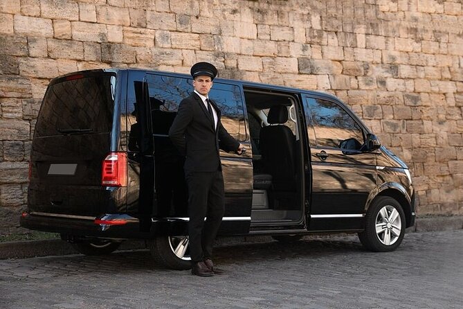 Private One way Transfer Amsterdam Airport to Amsterdam - Road closures and hotel access can change the final few minutes